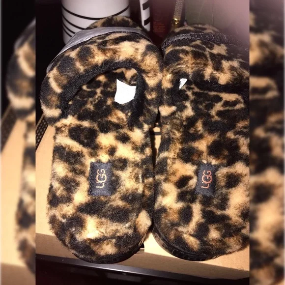 New Authentic UGG Fluffita Panther Print Women’s Sandal Black/Brown Size 9 - Picture 4 of 6